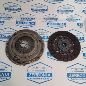 KIT FRIZIONE (2PZ.) USATO DAL 2003 AL 2008 VOLKSWAGEN GOLF &laquo;V&raquo; (2004)