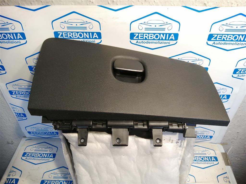 BOX PORTAOGGETTI USATO DAL 2012 FIAT PANDA «III» (2012) - immagine 3