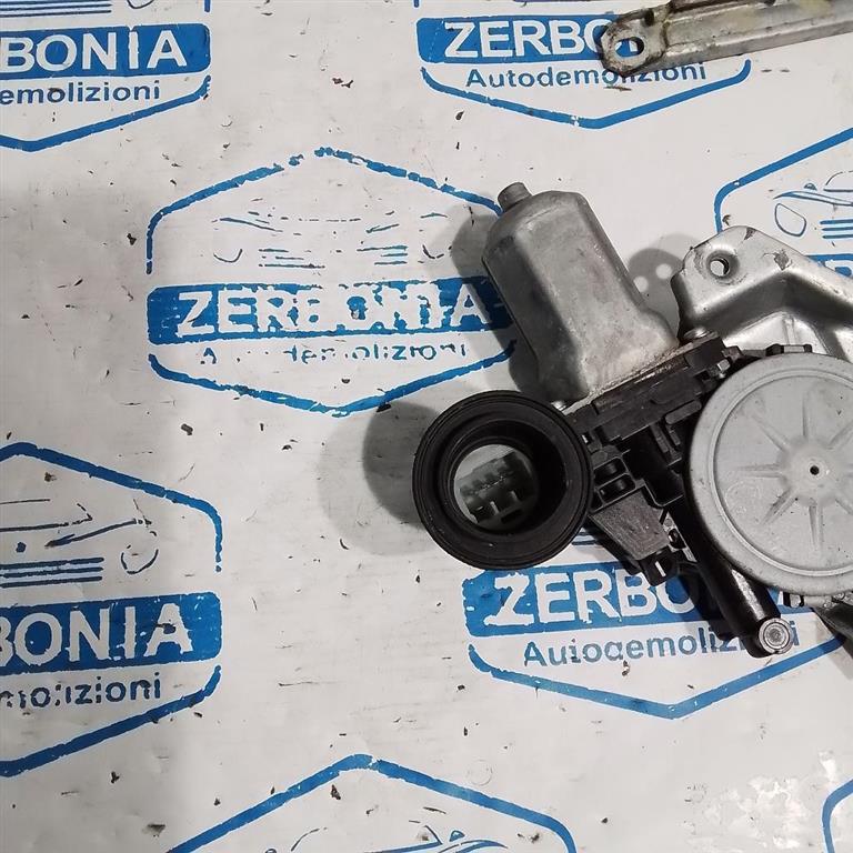 ALZACRISTALLO PORTA ANT. DX. USATO DAL 2005 AL 2011 SUZUKI SWIFT «IV» (2005) - immagine 4