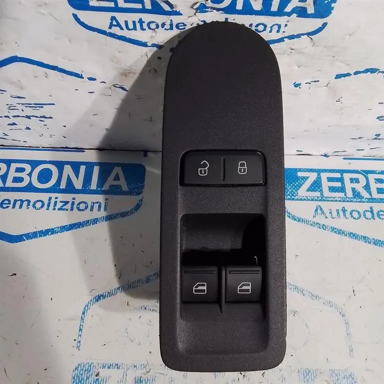 INTERRUTTORE ALZACRISTALLI ANT. SX. USATO DAL 2016 VOLKSWAGEN UP (2016)