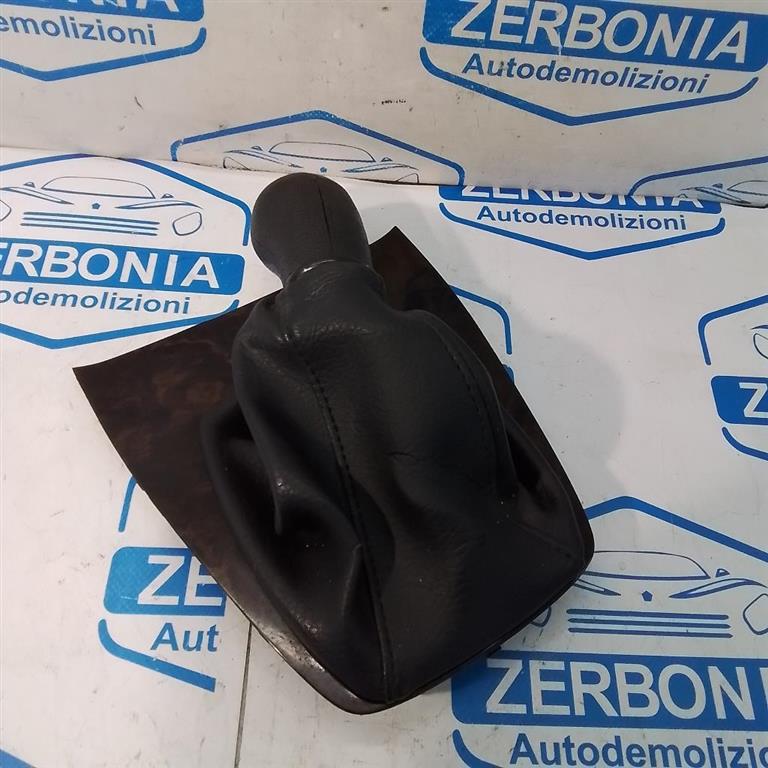 POMELLO E CUFFIA LEVA CAMBIO USATO FORD C-MAX «I» (2003) - immagine 3