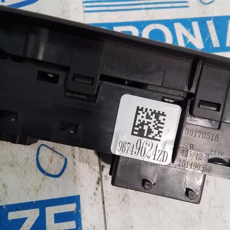 INTERRUTTORE ALZACRISTALLI ANT. SX. USATO PEUGEOT 208 «I» (2012) - immagine 5