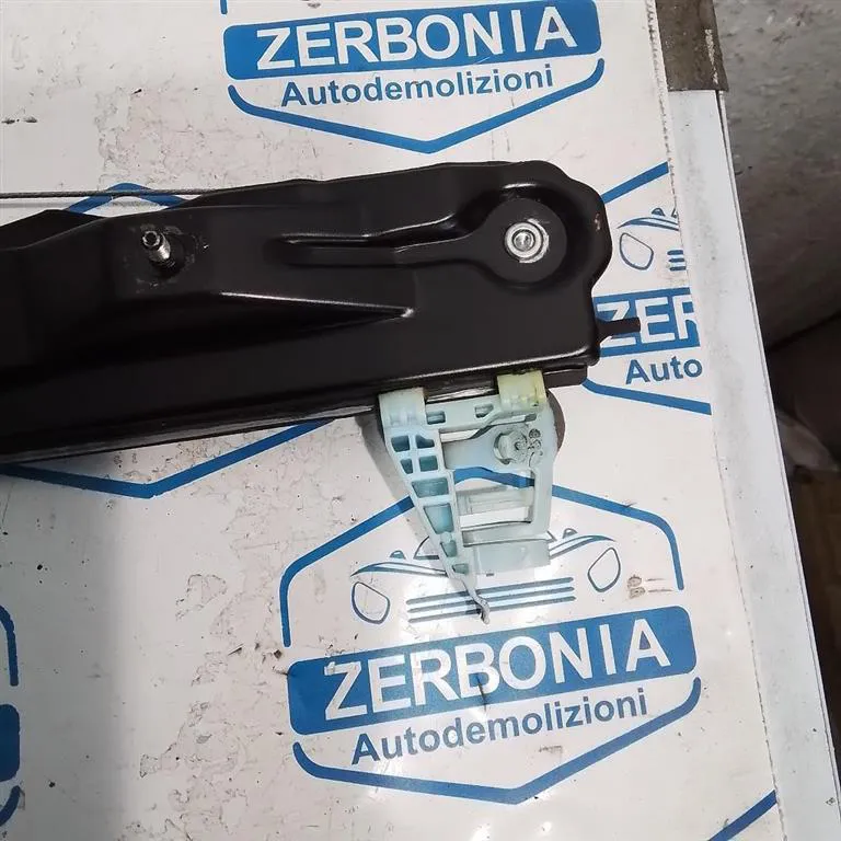 ALZACRISTALLO PORTA ANT. DX. USATO DAL 2009 AL 2014 FIAT DOBLÒ «III» CARGO (2010) - immagine 2