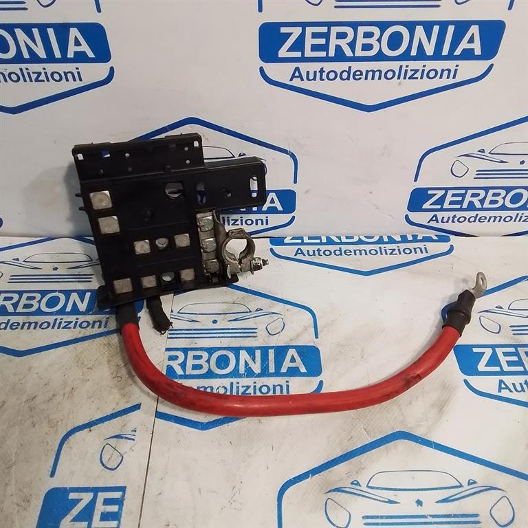 MORSETTO BATTERIA CON SCATOLA PORTAFUSIBILI USATO ALFA ROMEO 159 (2006) - immagine 2