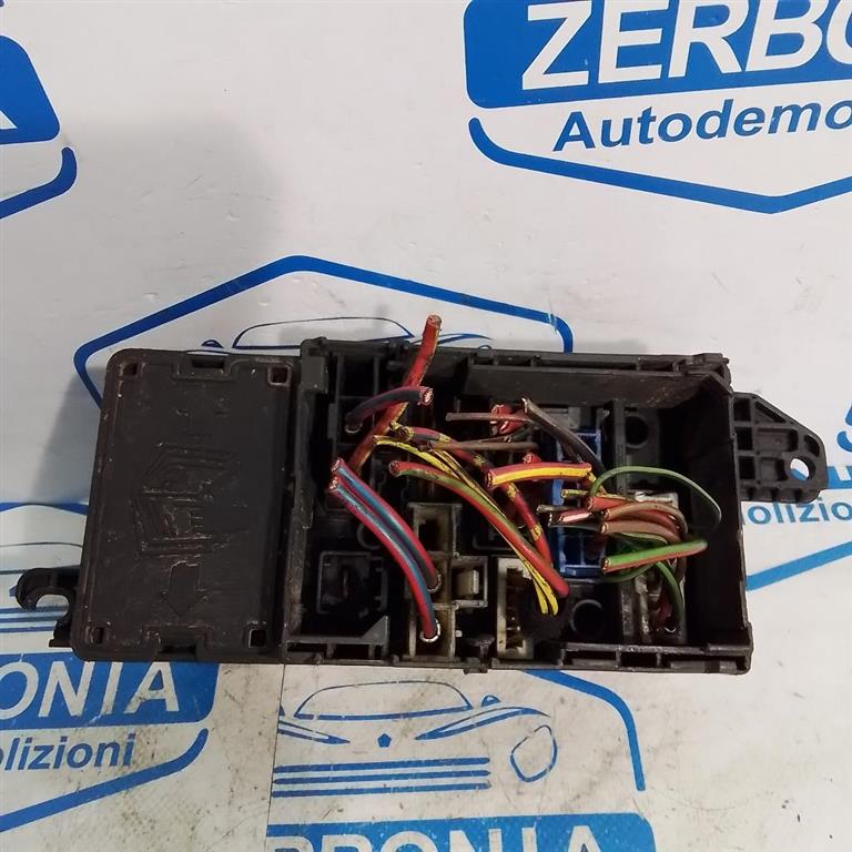 SCATOLA CENTRALINA PORTAFUSIBILI USATO MINI MINI COOPER «R50» (2001) - immagine 3