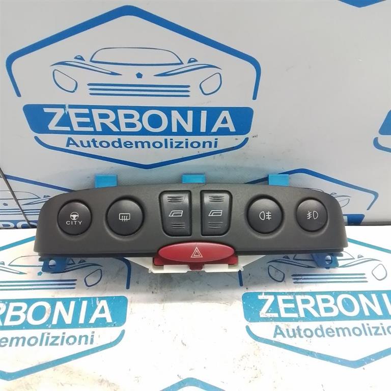 PULSANTIERA MULTIFUNZIONE CENTRALE USATO FIAT PUNTO «II» (2003)