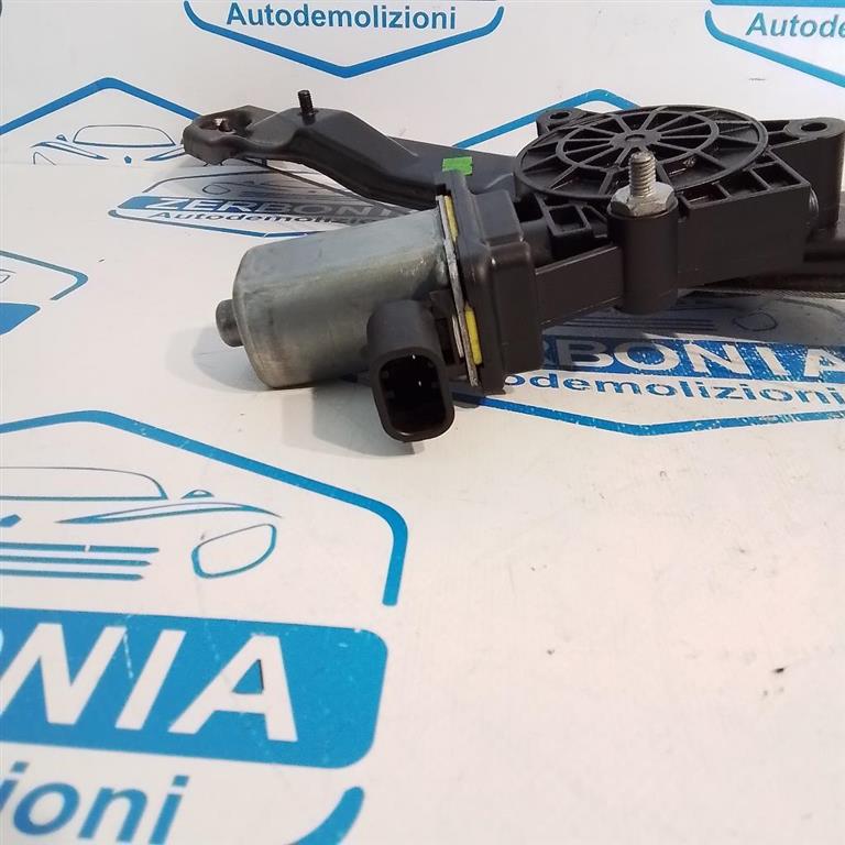 ALZACRISTALLO PORTA ANT. DX. USATO DAL 2012 FIAT PANDA «III» (2012) - immagine 2