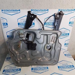ALZACRISTALLO PORTA ANT. DX. USATO NISSAN QASHQAI «I» (2007)
