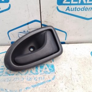 MANIGLIA PORTA INT. ANT. DX. USATO DAL 2003 RENAULT CLIO «II» (1999)