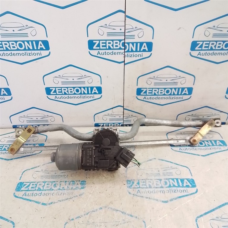 MOTORINO TERGICRISTALLO USATO DAL 2003 RENAULT CLIO «II» (1999) - immagine 3