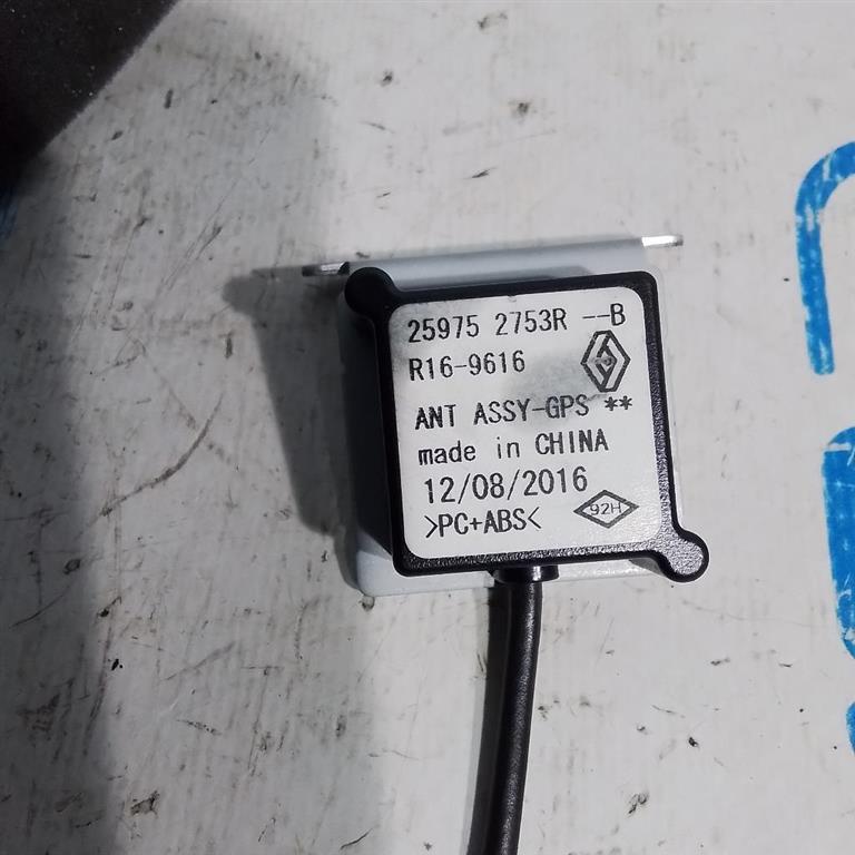 ANTENNA GPS USATO RENAULT CAPTUR «I» (2013) - immagine 2