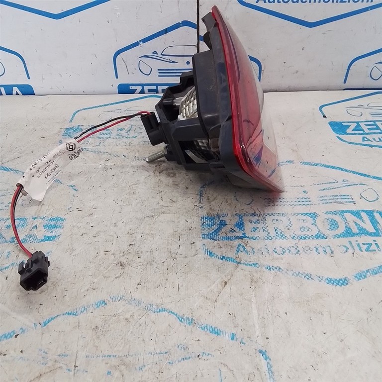 FANALE INT. POST. DX. USATO RENAULT CLIO «IV» (2013) - immagine 3