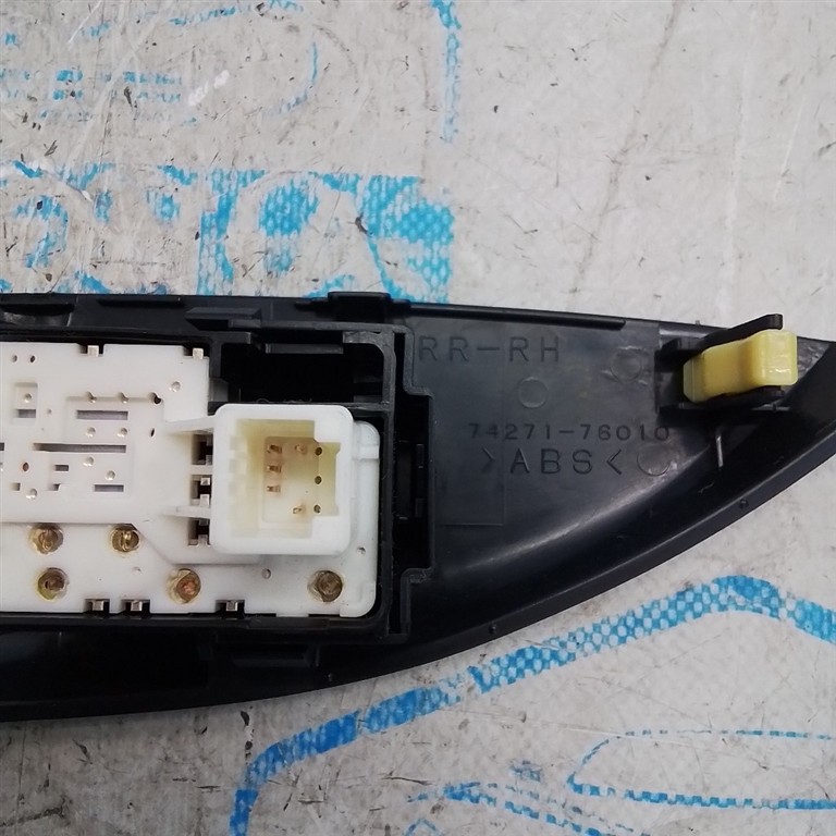 INTERRUTTORE ALZACRISTALLI POST. DX. USATO DAL 2010 AL 2016 LEXUS SERIE CT (2011) - immagine 3