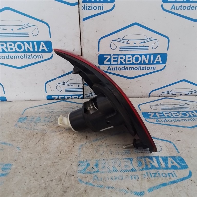FANALE INT. POST. DX. USATO NISSAN QASHQAI «I» (2007) - immagine 2