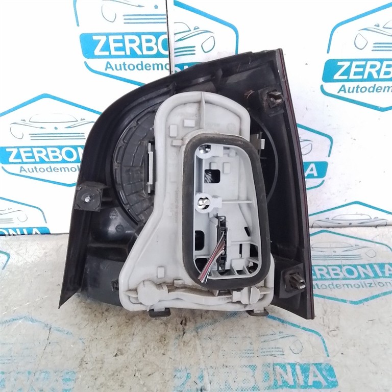 FANALE POST. SX. USATO VOLKSWAGEN POLO «V» (2006) - immagine 4
