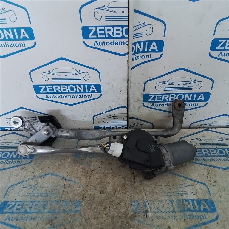 MOTORINO TERGICRISTALLO USATO TOYOTA YARIS «IV» (2012)