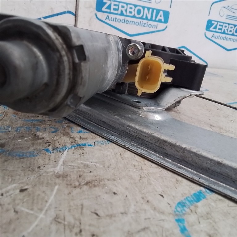ALZACRISTALLO PORTA POST. SX. USATO CHEVROLET CRUZE (2011) - immagine 2
