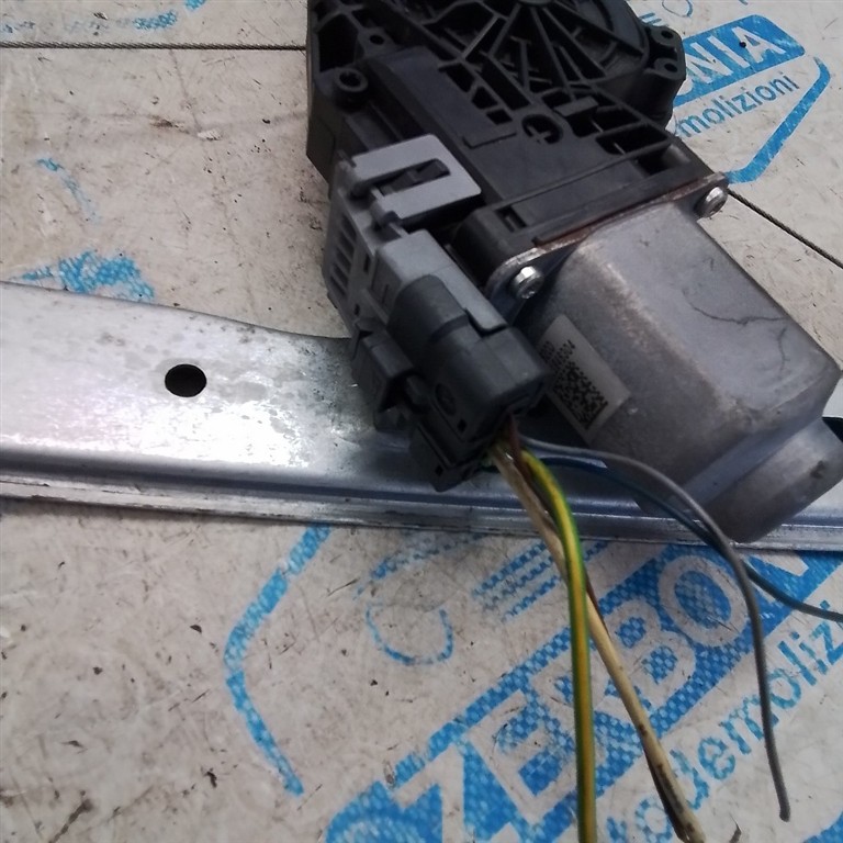 ALZACRISTALLO PORTA POST. SX. USATO CITROEN C3 «II» (2010) - immagine 2