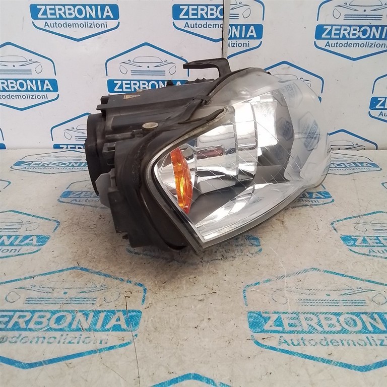 PROIETTORE ANT. DX. USATO AUDI A4 «8ED» AVANT (2005) - immagine 2