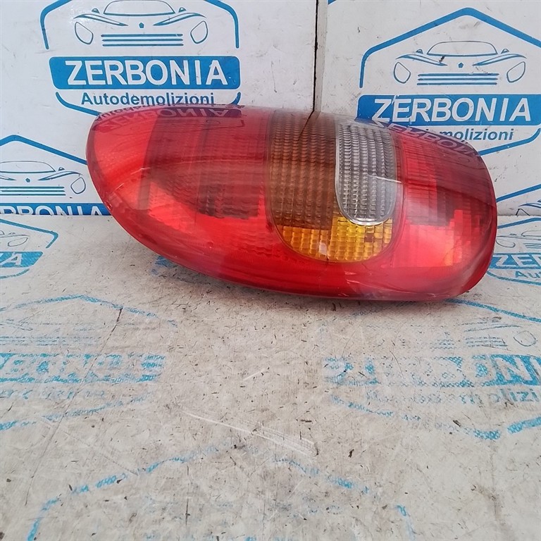 FANALE POST. SX. USATO OPEL CORSA «B» (1993) - immagine 3