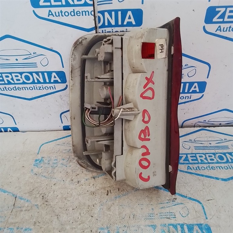 FANALE POST. DX. USATO OPEL COMBO «B» (CORSA) (1993) - immagine 4