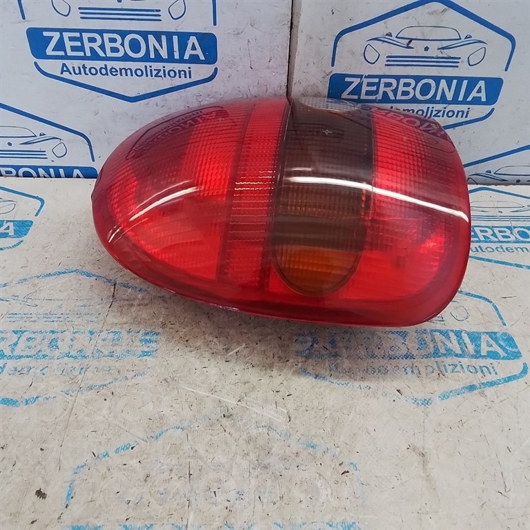 FANALE POST. SX. USATO OPEL CORSA «B» (1993) - immagine 4