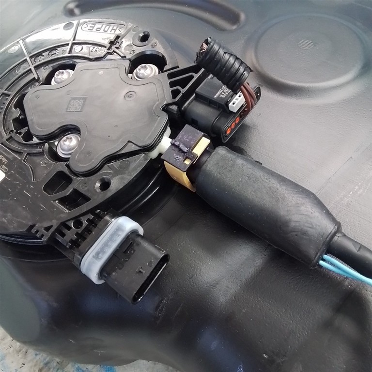 SERBATOIO ADBLUE USATO CITROEN JUMPER «III» (2023) - immagine 2