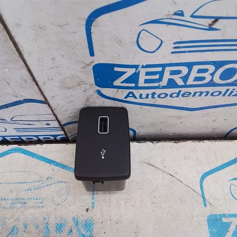 CONNETTORE USB USATO CITROEN JUMPER «III» (2023)